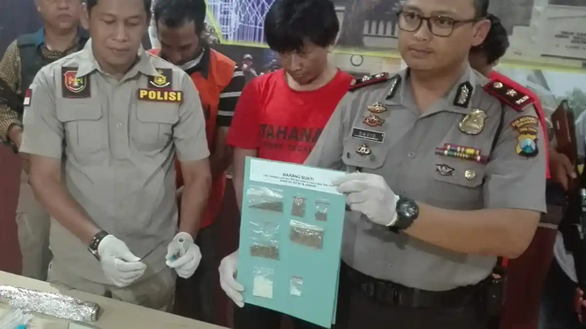 Ditangkap, Pengguna Narkoba Ini Terus Menangis, Teringat Istri yang Mau Melahirkan
