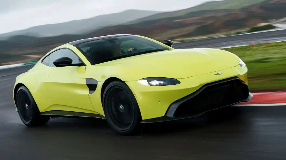 Aston Martin Raih Dana Segar 4 Miliar Poundsterling dari Hasil IPO