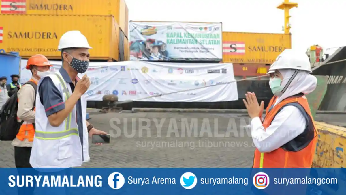Gubernur Khofifah Langsung Beraktivitas Lepas Kapal Kemanusian ke Kalsel Bersama ACT