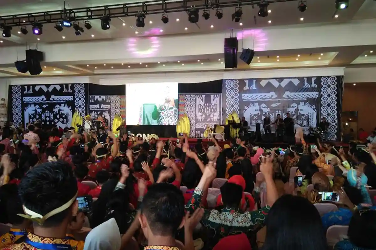 Peserta Histeris Saat Andmesh Kamaleng Naik Panggung di Kupang