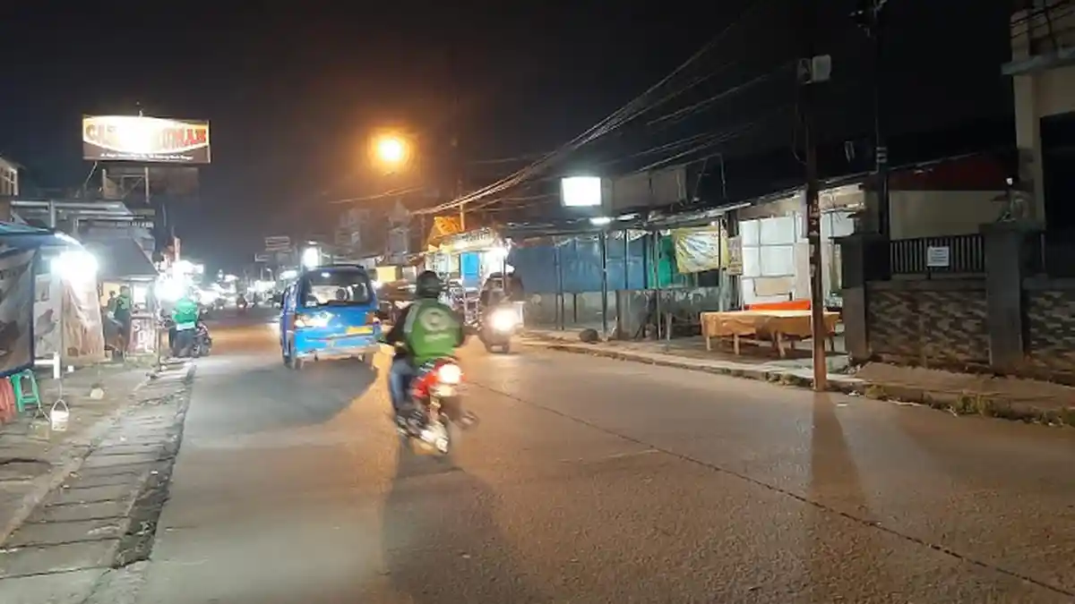 Arus Lalu Lintas di Jalan Raya Bojonggede Malam Ini Lancar di kedua Arah
