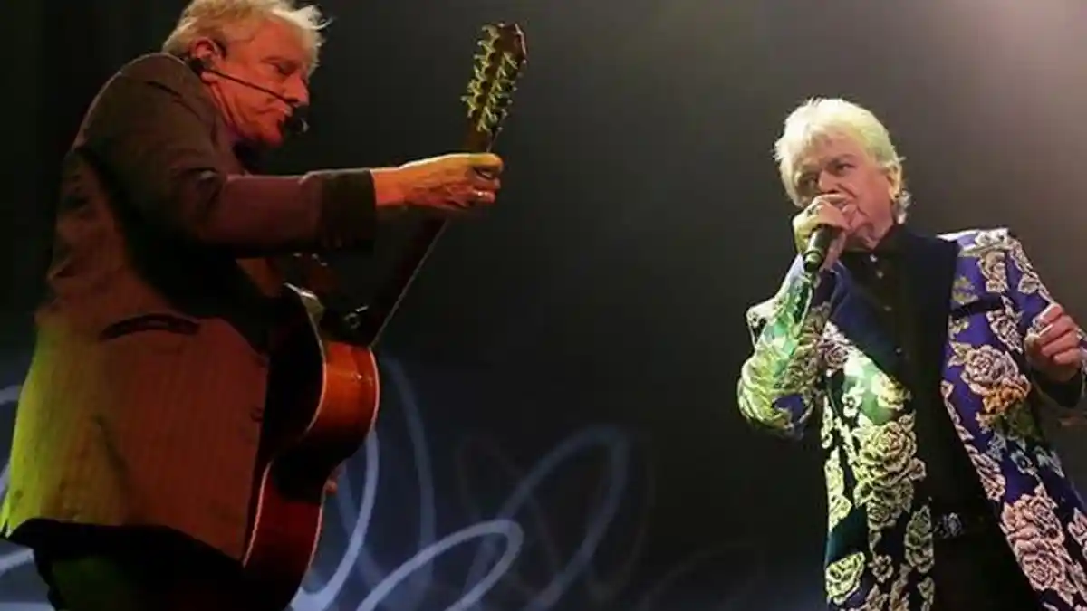 Lirik Lagu dan Chord Gitar ''Here I Am'' - Air Supply: Just When I Thought I Was Over You