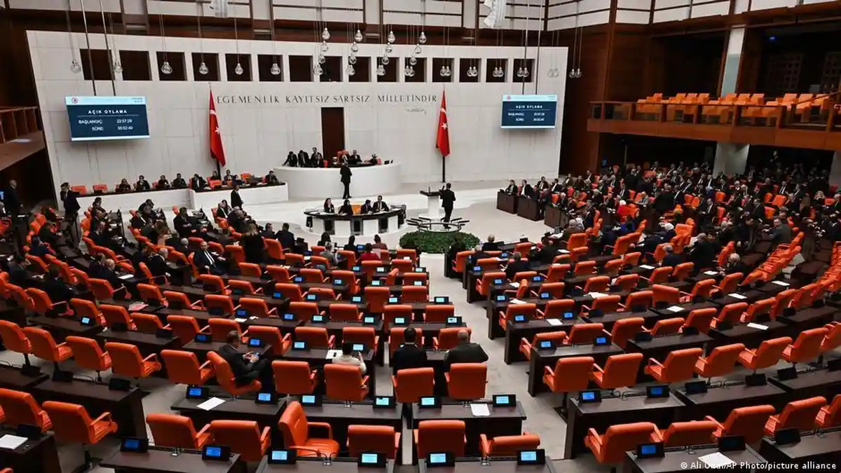 Anggota Parlemen Turki Akhirnya Restui Swedia Gabung NATO