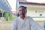 Pengacara-keluarga-korban-Bripda-Natanael-Sudirman-di-depan-gedung-tempat-sidang-KKEP-Polda.jpg