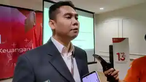 Kepala-OJK-Cirebon-Agus-Muntholibb.jpg
