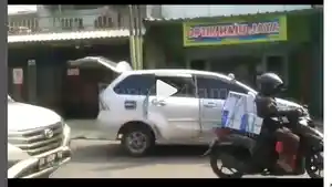 Tangkapan-layar-mobil-korban-nasabah-bank-di-lokasi-kejadian-di-depok.jpg