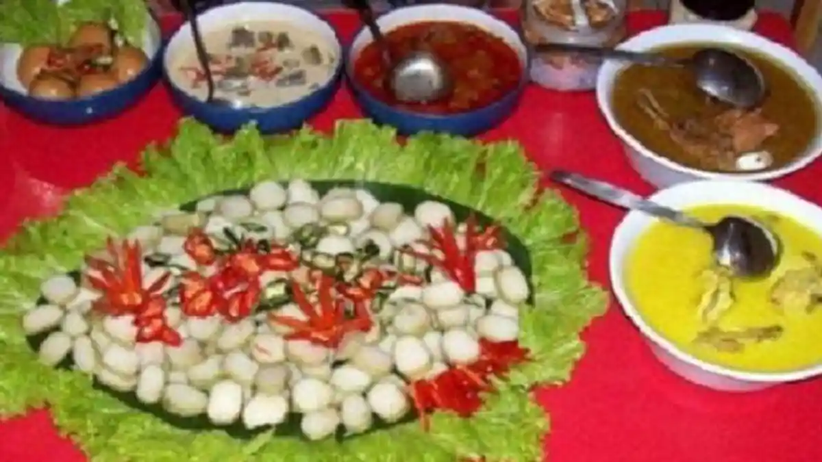Antara Lontong Cap Go Meh dan Ketupat Lebaran