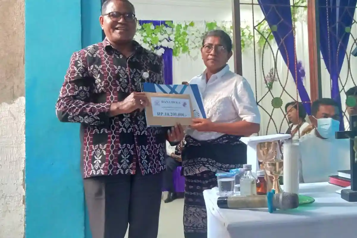 Swasti Sari Serahkan Santunan Duka Kepada Anggota Sebagai Bukti Solidaritas 