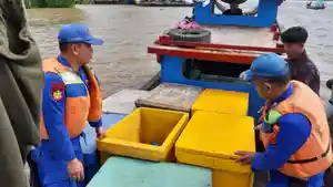 Bhabinkamtibmas-Sat-Polairud-Polres-Tanjung-Bala-patroli-perairan-mencegah.jpg