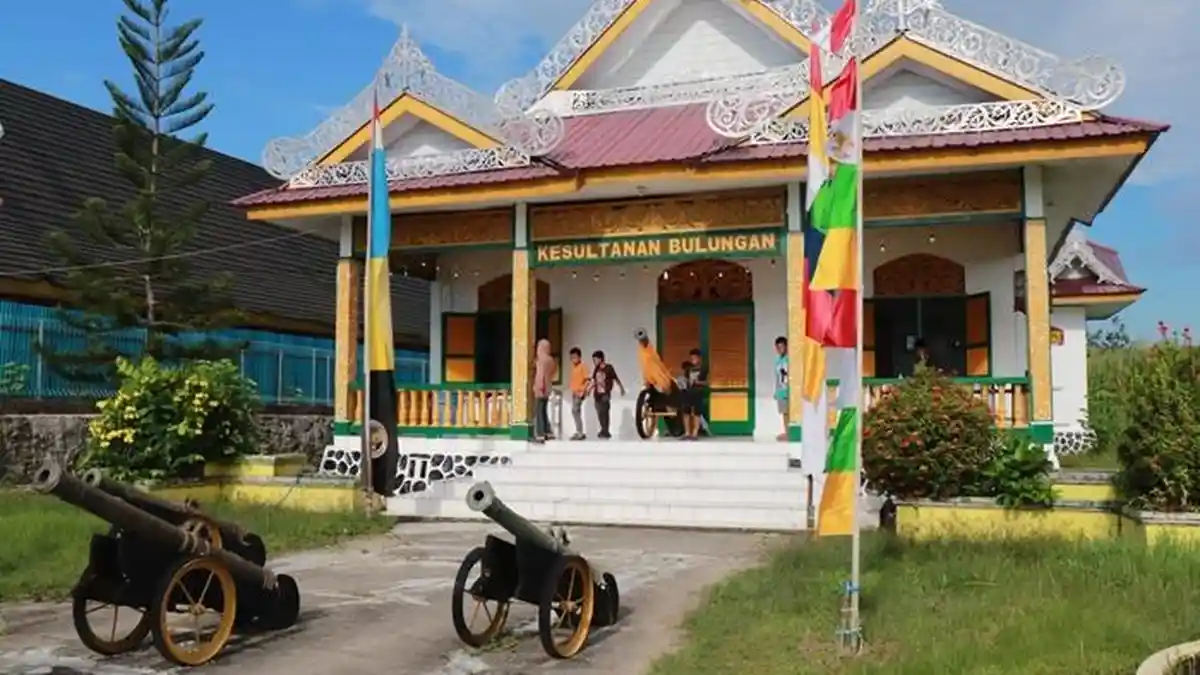 Daftar Rekomendasi Wisata di Bulungan, Kunjungi saat Libur Idul Fitri 2026 - Museum-Kesultanan-Bulungan-yang-terletak-di-Tanjung-Palas.jpg