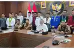 Harga Plastik Naik, Zulhas Pastikan Stok Beras Tetap Aman