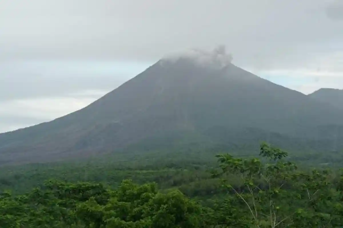 UPDATE Gunung Api Berstatus Level 3 Siaga: Gunung Semeru Alami 4 kali Gempa Erupsi