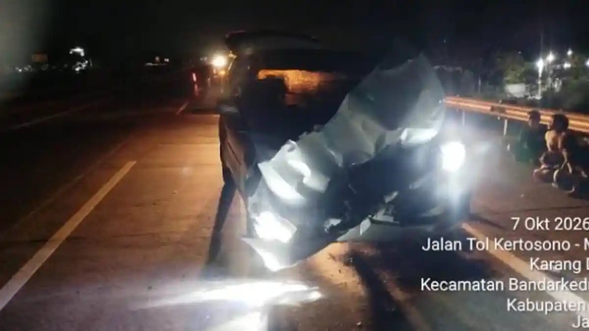 Hendak Pulang ke Madura, Xenia Angkut 5 Orang Alami Kecelakaan di Tol Jombang-Mojokerto