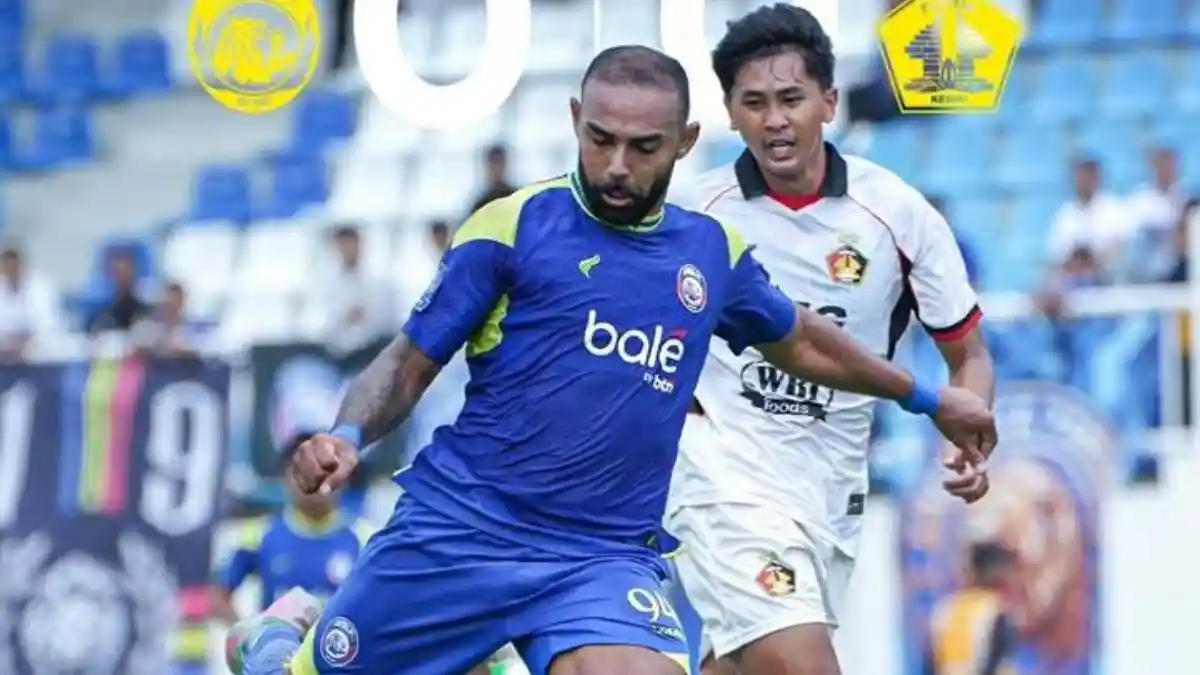 Hasil Babak 1 Arema FC Vs Persik Kediri: VAR Kontradiktif untuk Ezra Walian Cs, Dalberto Belum Panas