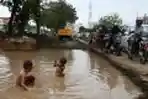 Genangan Air Kebocoran Pipa PDAM