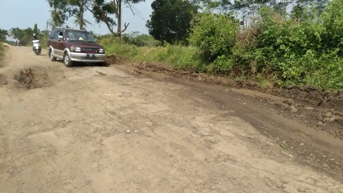 Jalan Rusak Gerus Kunjungan Wisata, Kadisparbud Kab Malang Pasrah