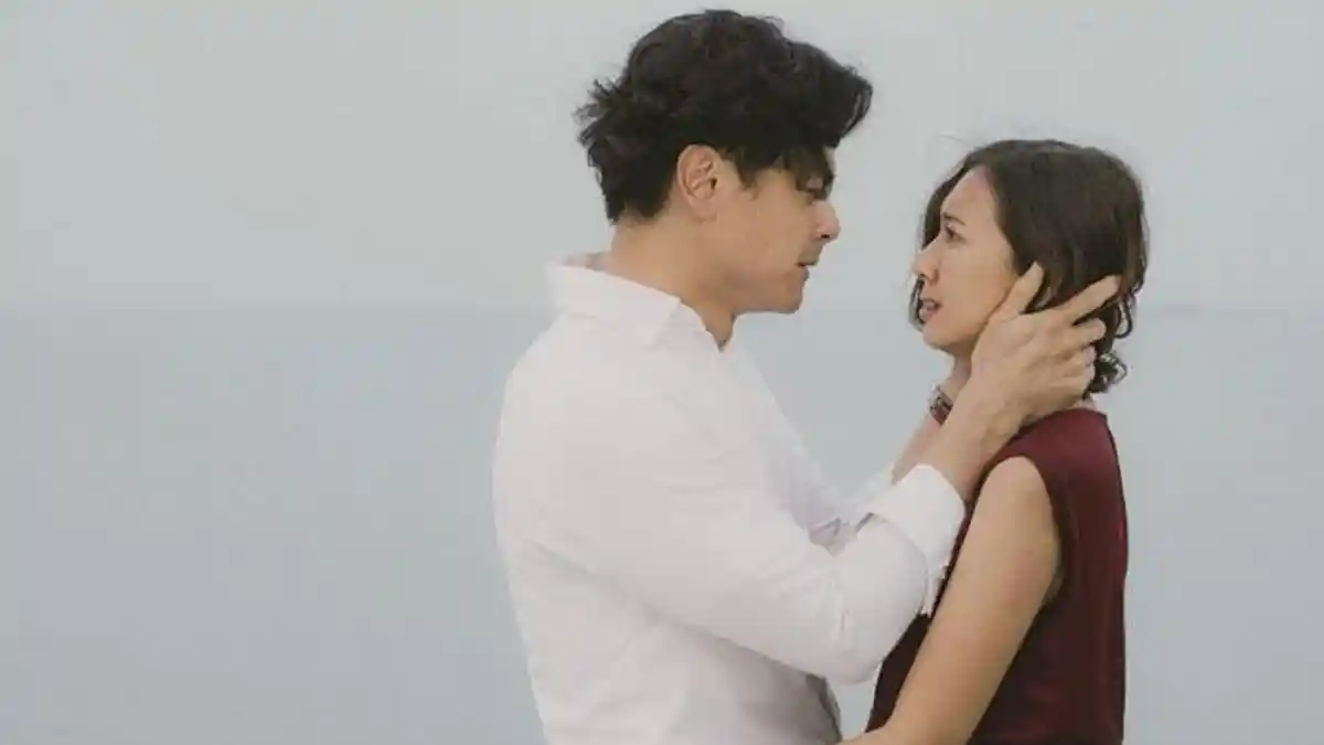 Sinopsis Yang Hilang Dalam Cinta Episode 6, Polisi Menyiram Tepung pada Dara dan Satria