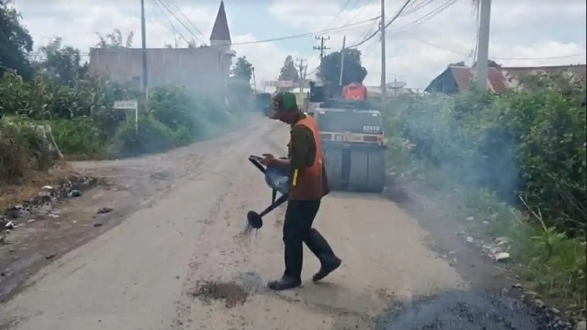 Tahun Depan Jalan Rusak di Jalur Evakuasi Gunung Sinabung Baru Diperbaiki