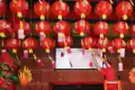 Pemasangan Lampion Jelang Perayaan Imlek