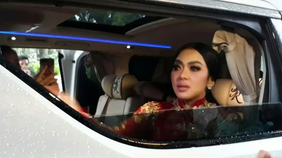 Merasa Cowok Ganteng? Simak Syarat Menjadi Calon Suami Syahrini