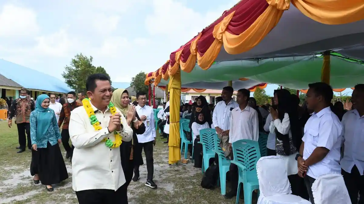 Gubernur Kepri Kunjungi Natuna, Saksikan Penyerahan SK PTK non ASN