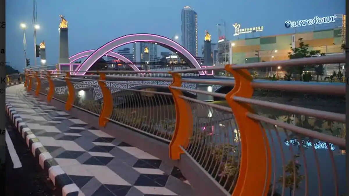 Jembatan Ujung Galuh Ikon Baru Kota Surabaya - jembatan-ujung-galuh_20180306_011723.jpg