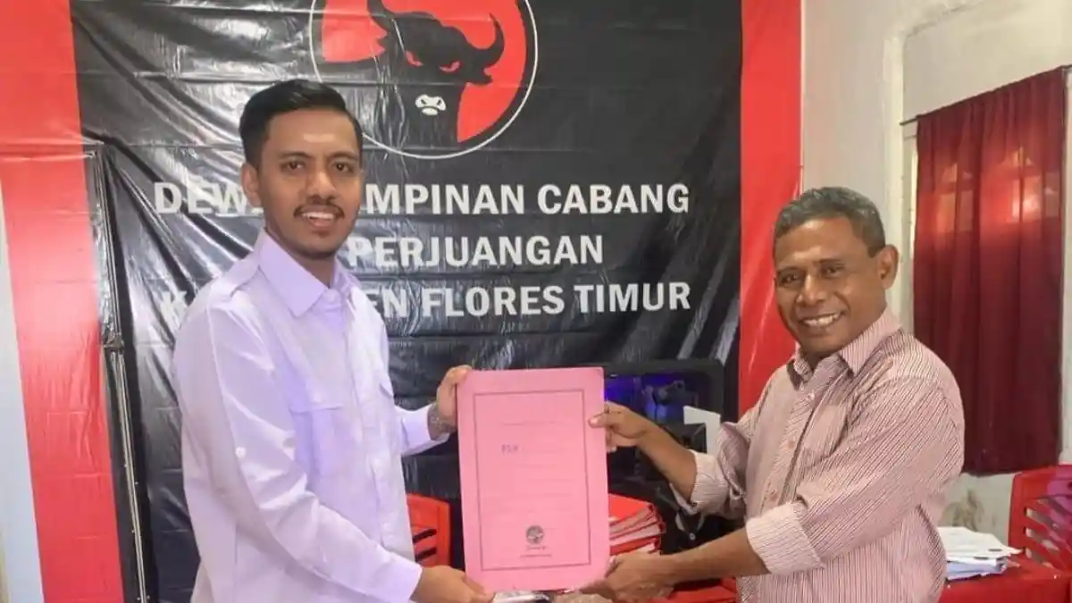 Nostalgia Agus Boli Daftar Bakal Calon Bupati di Markas PDIP Flores Timur
