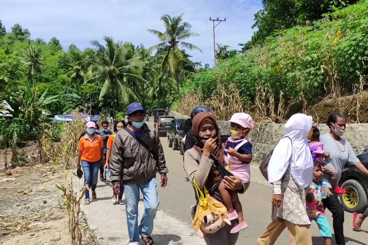Warga Mulai Berdatangan ke Lokasi Bencana yang Akan Dikunjungi Presiden RI