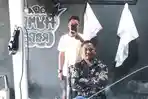 Anton-gunting-rambut-Very-Klau.jpg