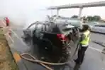 Mobil Terbakar di Tol Jagorawi