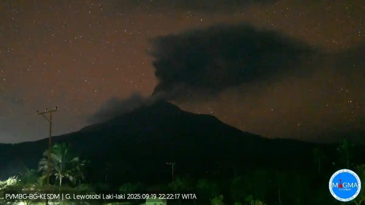 Lewotobi Laki-laki Empat Kali Erupsi dalam 32 Menit, Status Level Siaga