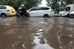 banjir-kawasan-gunung-sahari-jakarta_20220118_160327.jpg