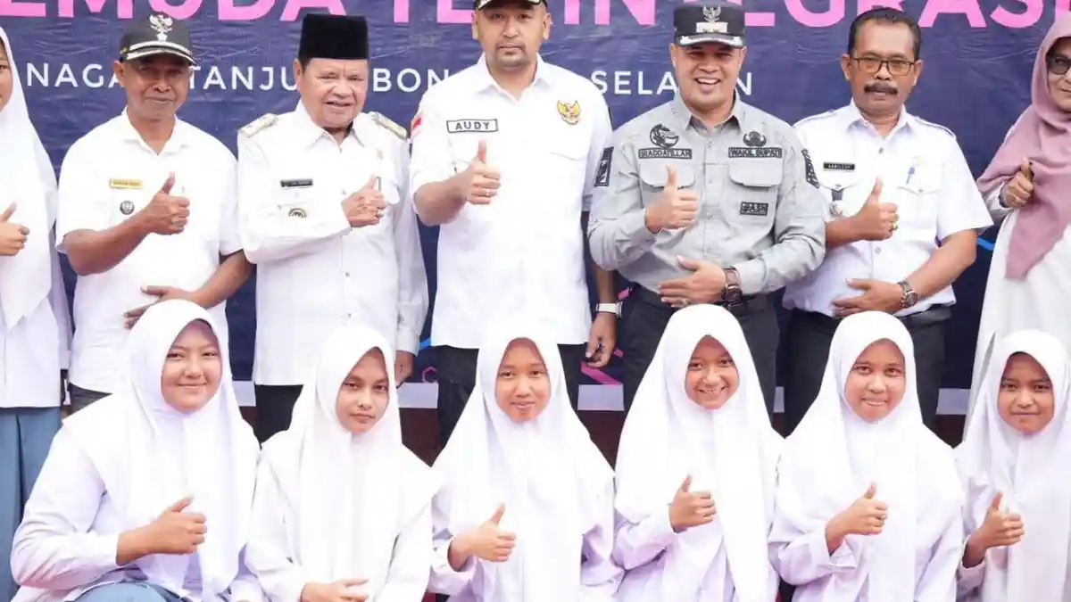 Wakil Gubernur Audy Joinaldy Resmikan Pos Pemuda Terintegrasi di Sumpur Kudus Sijunjung