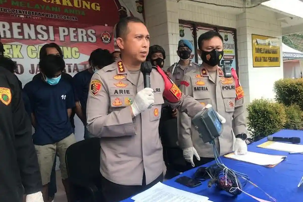 VIDEO Pipa Gas di Jalan Komarudin Cakung Bocor, Gara-garanya Komponen Senilai Rp 40 juta Dicuri