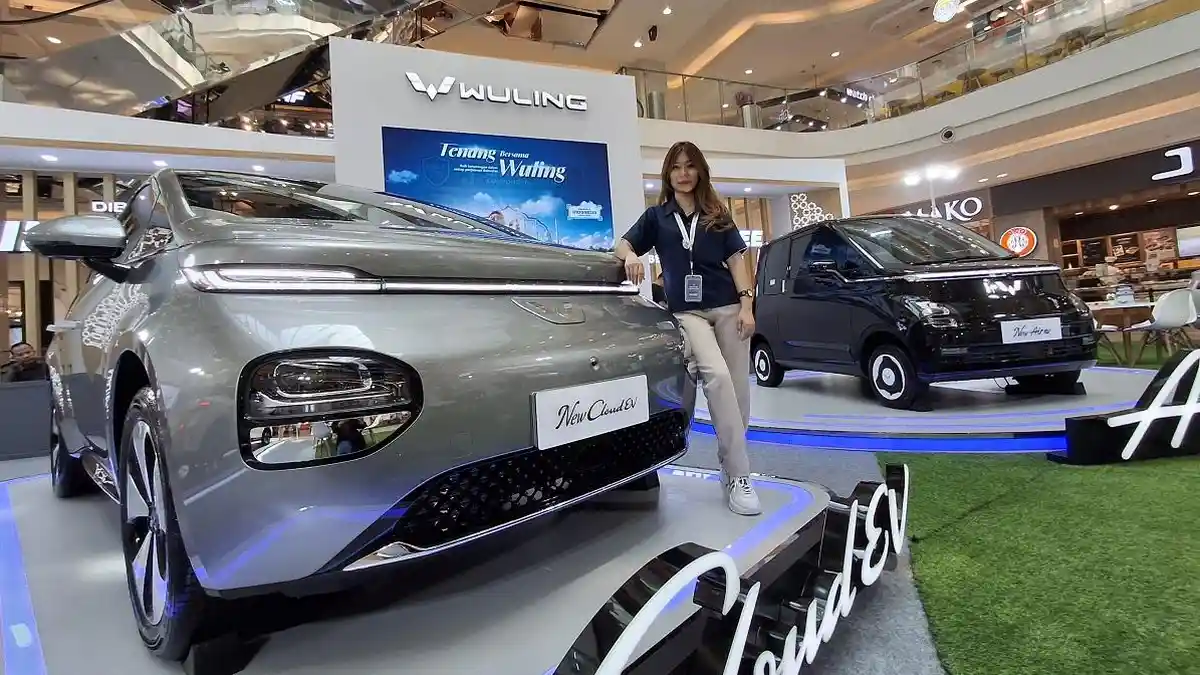 Lima Mobil Andalan Wuling Mejeng di Pollux Paragon Mall Semarang