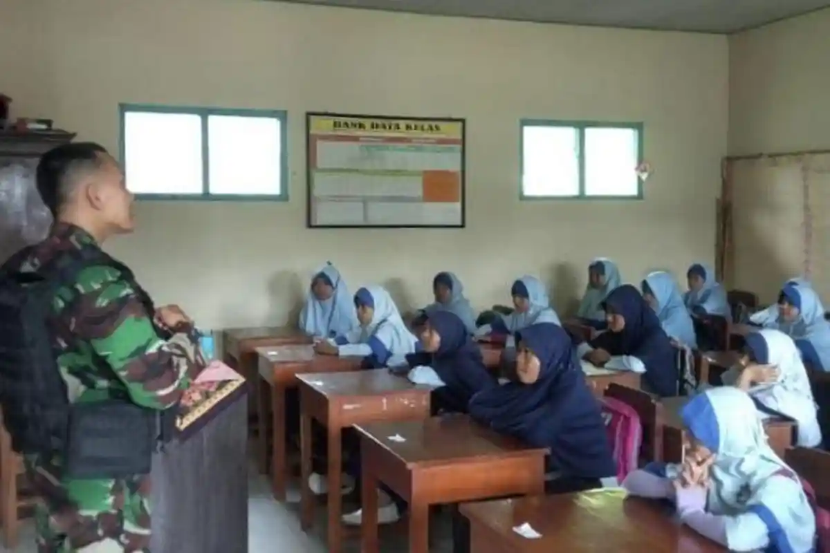 Multi Talent Prajurit Kostrad Tugas ke Papua Tak Hanya Jaga Keamanan Tapi Juga Siap Menjadi Guru