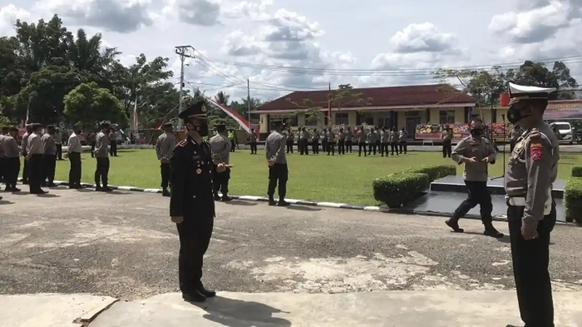 22 Personel Polres Dharmasraya Rayakan Naik Pangkat, Kapolres AKBP Anggun Cahyono Beri Selamat