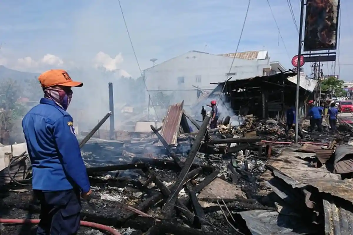 Enam Unit Kios dan 12 Petak Kos di Kota Palu Ludes Terbakar