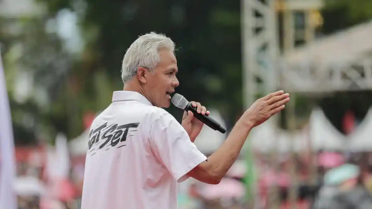 Gibran Digugat Wanprestasi oleh Almas, Ganjar: Silakan Bicara Berdua