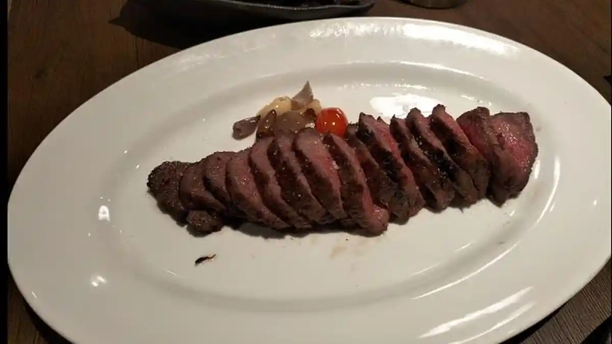 Meatguy Steakhouse, Kenalkan Cita Rasa Steak Daging yang Dimasak Secara Tradisional
