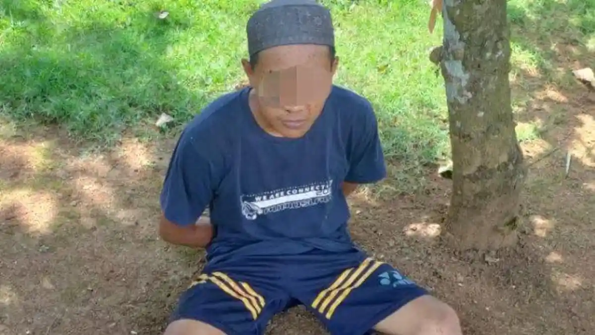 Pria Ini Teriak Keliling Kampung dengan Baju Penuh Darah, Karung Putih Bawaannya Buat Warga Menjerit