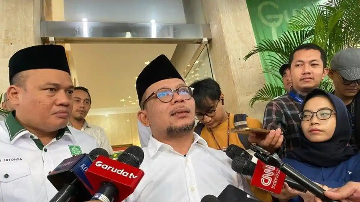 DPR RI Ingatkan PHK Massal Imbas Kebijakan Donald Trump Naikkan Tarif Impor: Ekspor Turun, PHK Naik