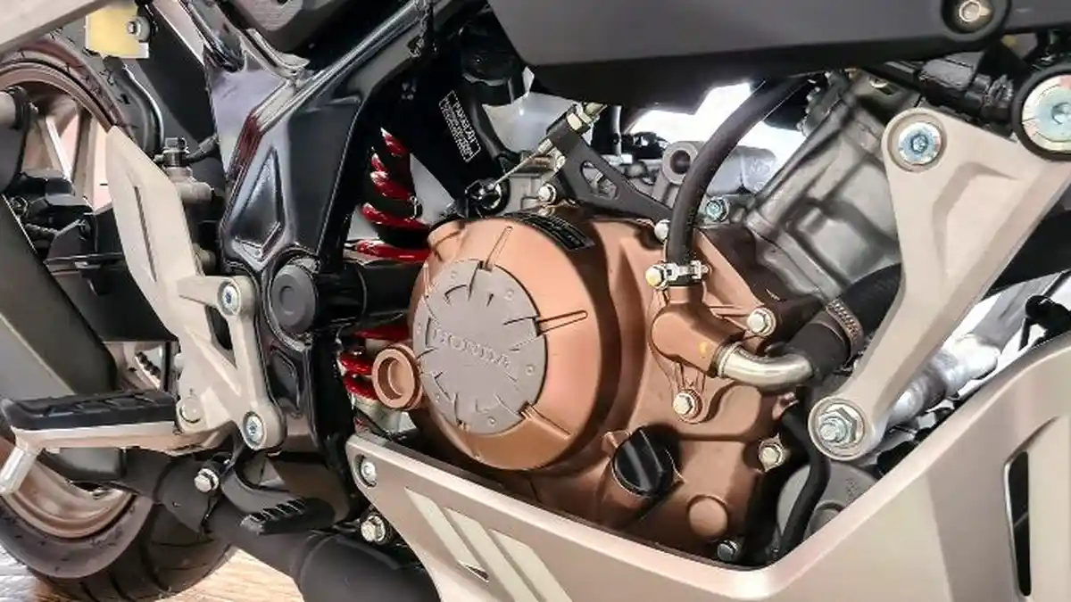 Yuk, Simak Ciri-ciri Kampas Kopling Motor yang Aus