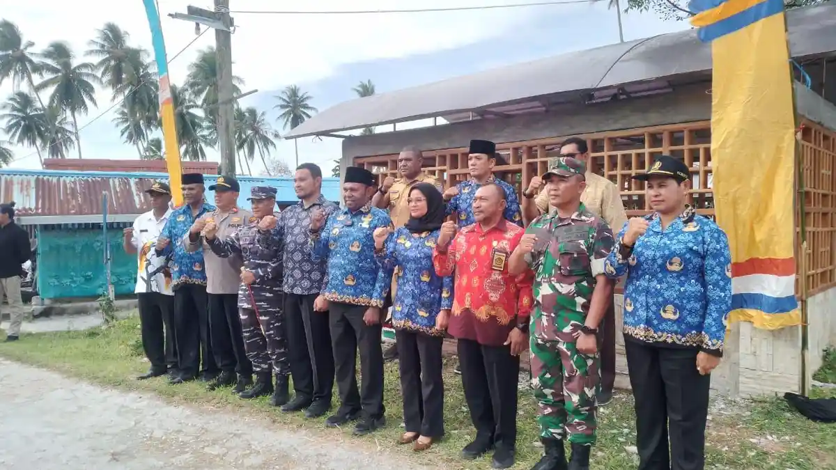 Bupati Serta Forkopimda Sarmi Ziarah ke Makam Pendiri Kabupaten