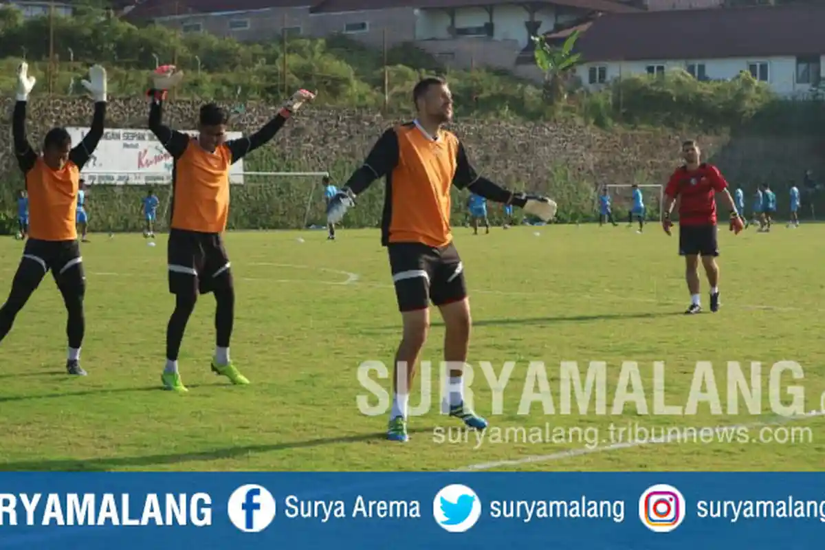 Arema FC Bawa Srdjan Ostojic ke Markas Barito Putera, Sudah Dikontrak?