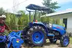 ini-pesan-bupati-niga-ketika-menyerahkan-traktor-kepada-gapoktan-weemaringu.jpg