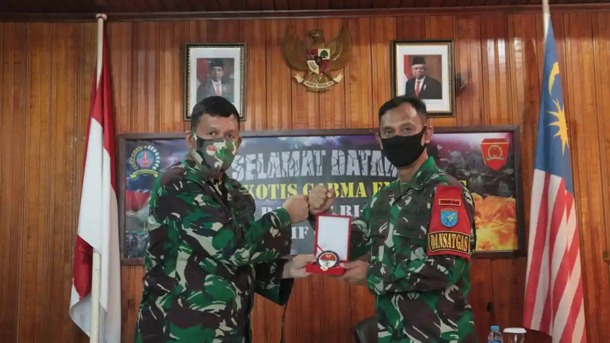 Satgas Pamtas Yonif 642/Kapuas Terima Kunjungan Kerja dari Ditjen Strahan Kemhan