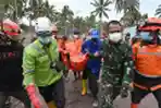 Tim Penyelamat Berjibaku Mencari Korban Letusan Semeru