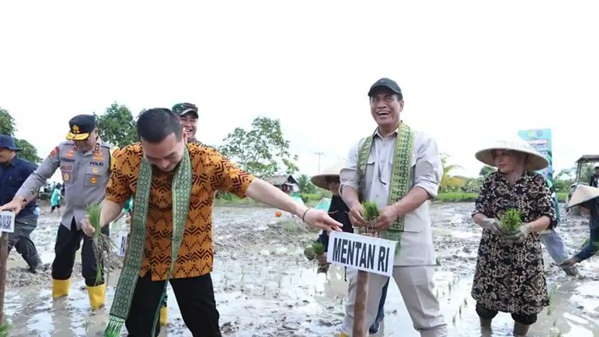 Mentan Jelajahi 3 Provinsi dalam 1 Hari Demi Swasembada Pangan