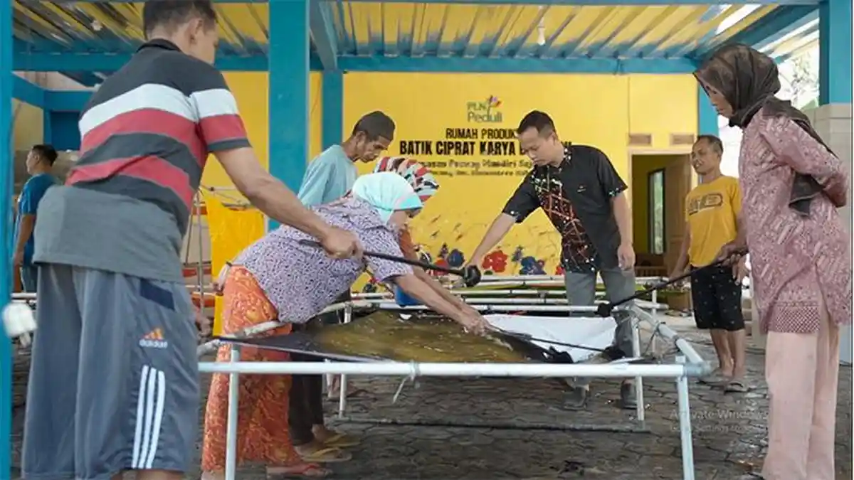 PLN Dukung Pendidikan dan Pendampingan Usaha Bagi 3.419 Kaum Disabilitas, Program TJSL 